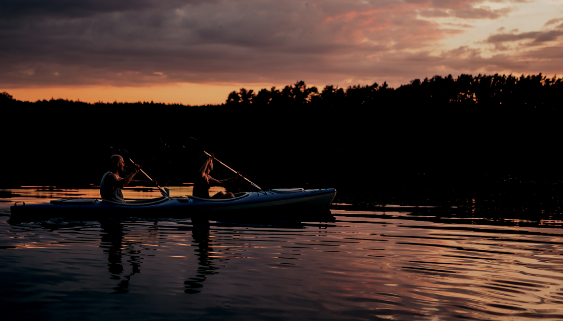 Ohioans enjoy nighttime kayaking at High Rocks Adventure