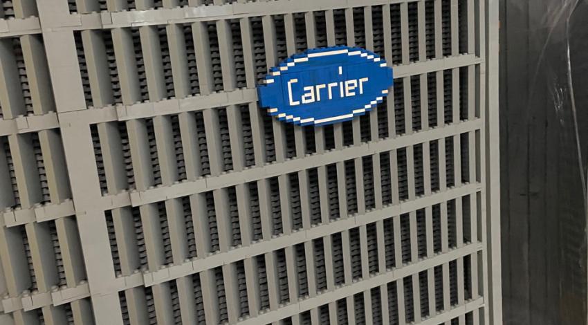 A working air conditioning unit made from Legos.