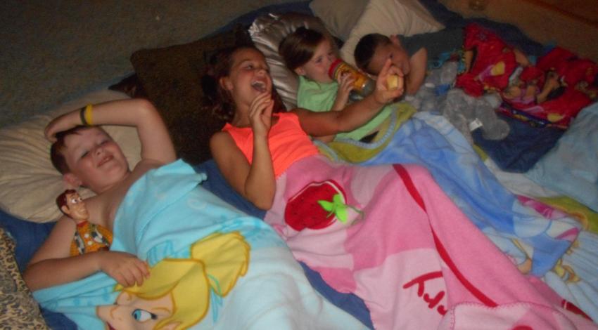 kids in sleeping bags