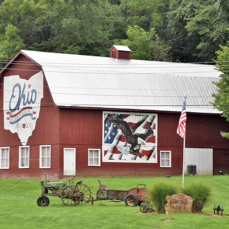 red barn with Ohio sign