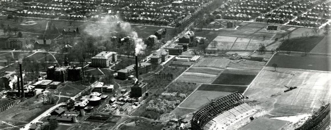 Construction on the 'Shoe began in August 1920, and when completed two years later, it was the largest poured-concrete structure in the world. 