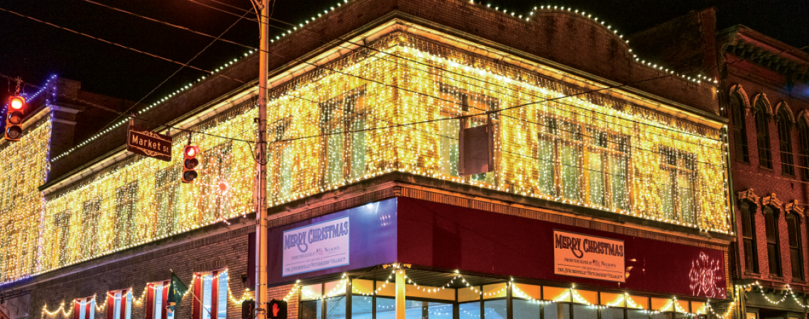 A Steubenville building decked out for Christmas